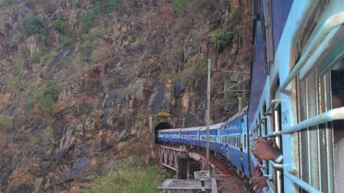 Underpass Bridge: ఏపీలో ఆ ప్రాంతానికి ఇక ట్రాఫిక్ టెన్షన్‌కు ఫుల్ స్టాప్.. రెండు వారాల్లో అండర్‌పాస్ బ్రిడ్జి ఓపెన్!