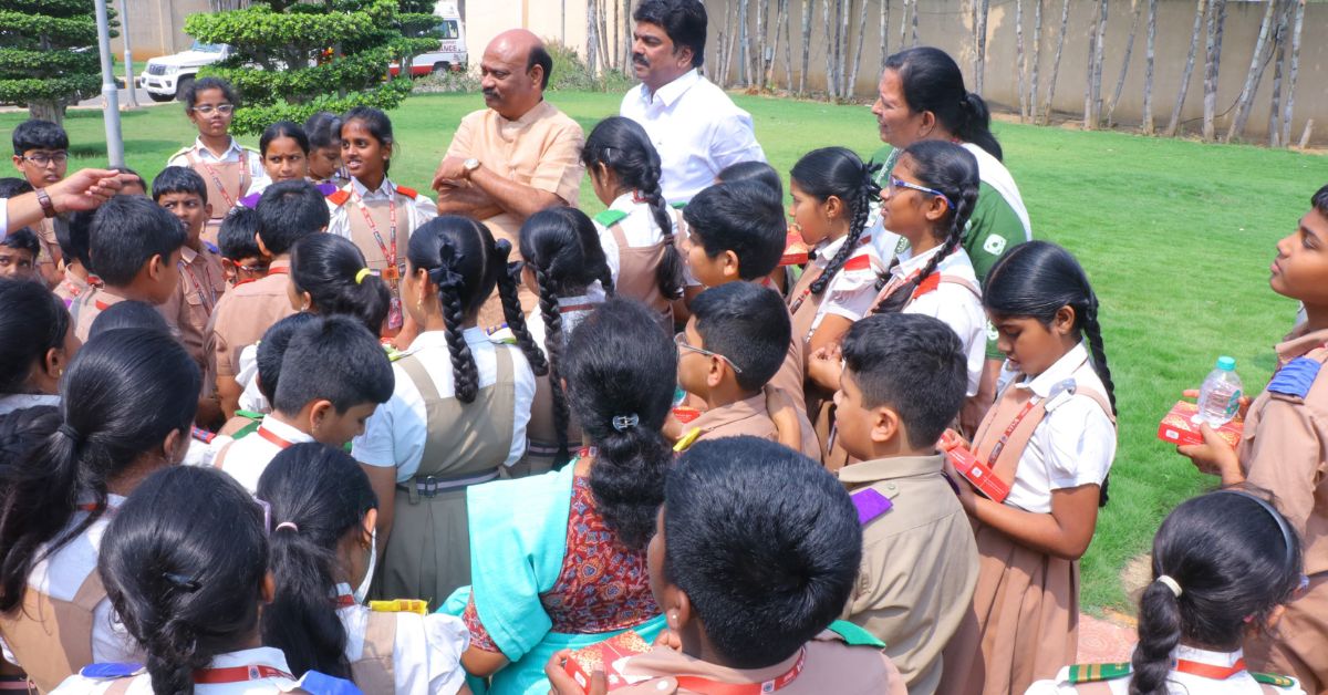 Students in ap assembly: అసెంబ్లీలో విద్యార్థుల సందడి.. చట్టసభల పనితీరుపై ప్రత్యక్ష అవగాహన.!