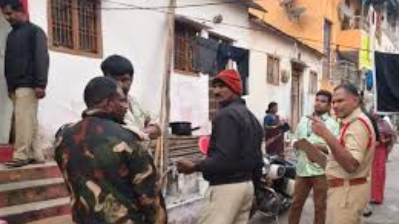 Tirupati Police: తిరుమలలో పోలీసుల భారీ తనిఖీలు! 'నాకా బందీ'తో అడుగడుగునా నిఘా..!