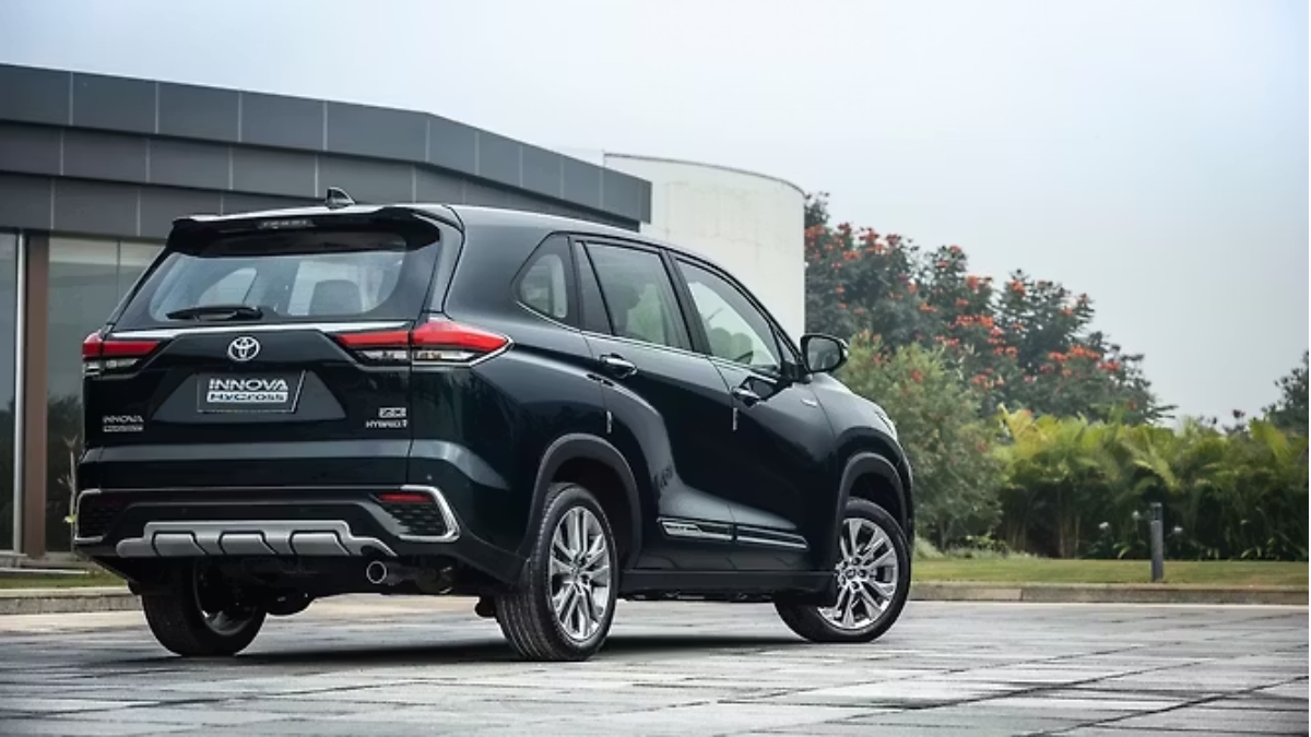 Innova: మైలేజీలో రారాజు ఇన్నోవా హైబ్రిడ్... ఒక్కసారి ఫుల్ ట్యాంక్ చేస్తే 1200 కిలోమీటర్లు పక్కా!