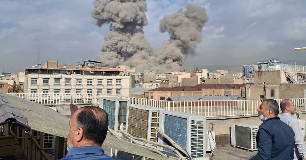 Indian Embassy: ఇజ్రాయెల్‌లోని భారతీయులకు ‘రెడ్ అలర్ట్’.. ఇరాన్‌పై దాడుల నేపథ్యంలో ఎంబసీ కీలక అడ్వైజరీ!