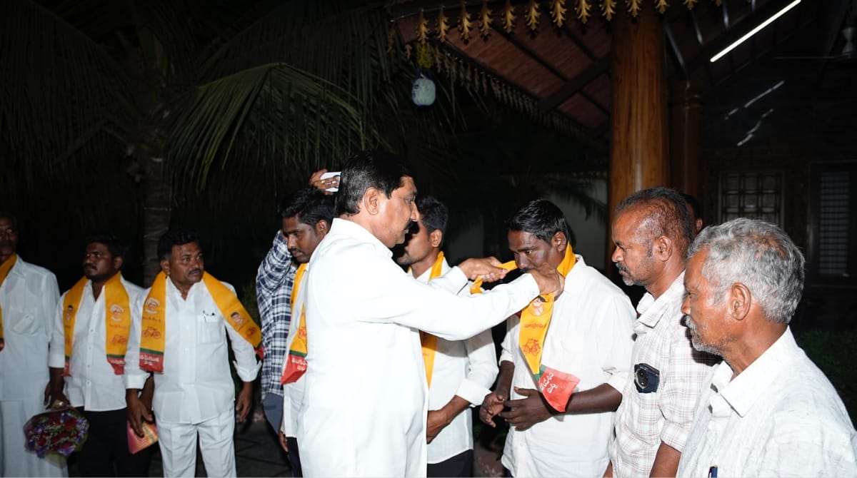 Banaganapalle TDP: రాష్ట్ర అభివృద్ధి కూటమి ప్రభుత్వంతోనే సాధ్యం.. ఎర్రగుడి వైసీపీ నేతల సంచలన నిర్ణయం.!!