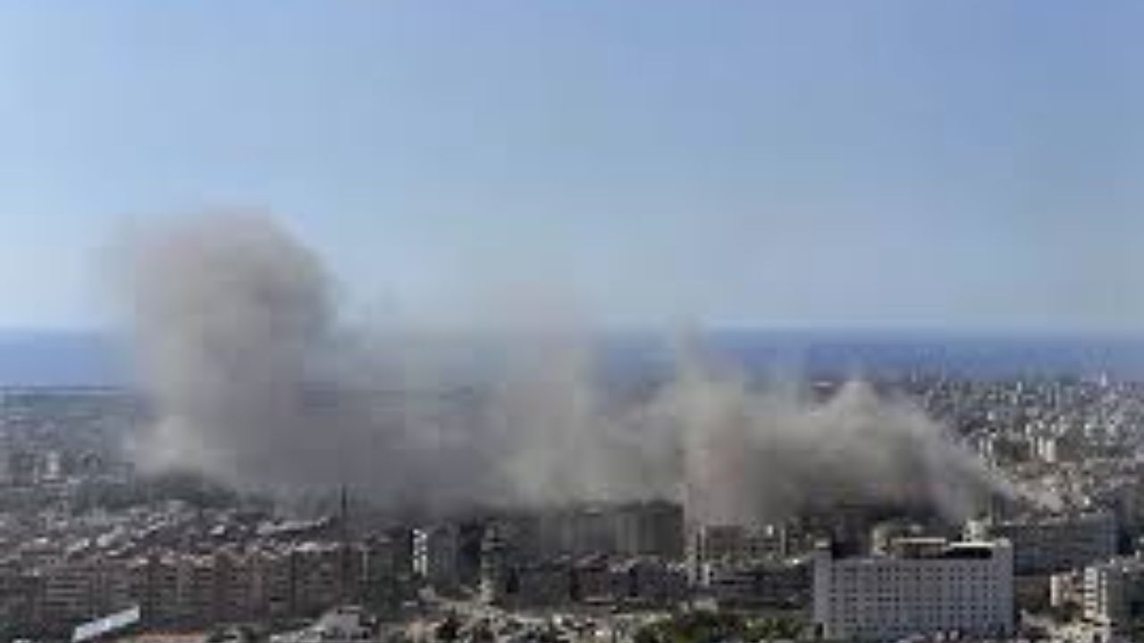 Iran Israel War: ఇరాన్‌కు మద్దతుగా పాకిస్థాన్‌లో అల్లర్లు..! టియర్ గ్యాస్ ప్రయోగంతో దద్దరిల్లిన కరాచీ...!