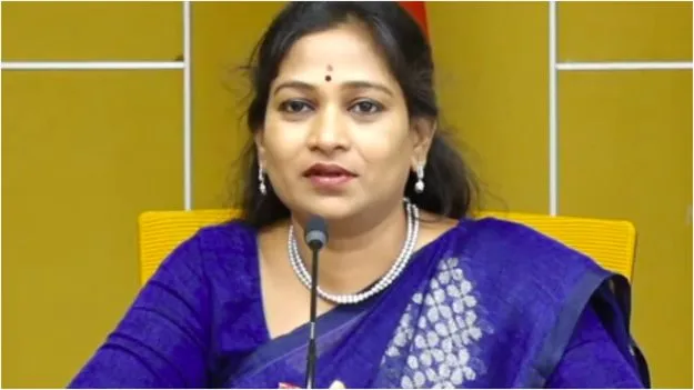 Amaravati Farmers Cases: తప్పుడు కేసులు ఉంటే వెంటనే కొట్టివేస్తాం: హోంమంత్రి వంగలపూడి అనిత...!!