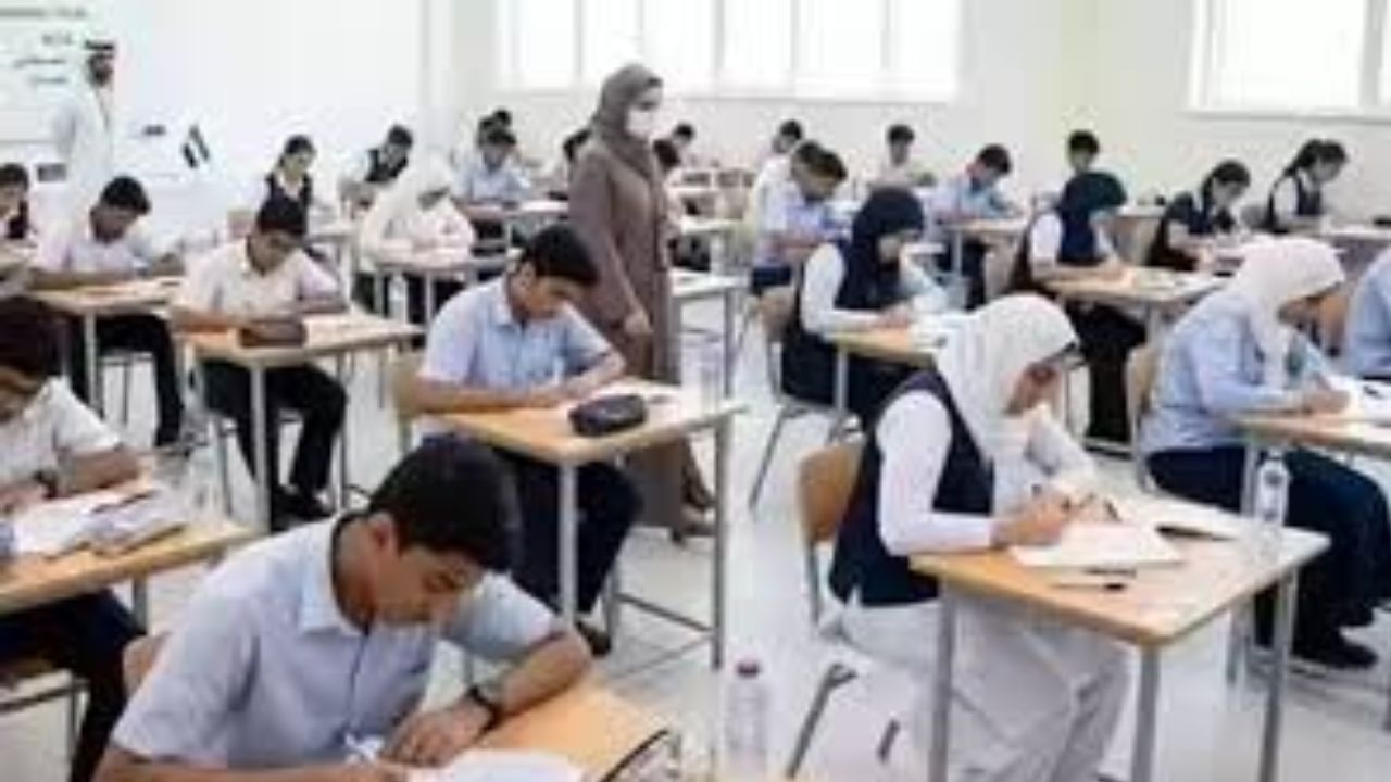 CBSE Exams: గల్ఫ్ దేశాల్లో సీబీఎస్‌ఈ 10వ తరగతి పరీక్షలు రద్దు! కొత్త తేదీలను త్వరలో...!