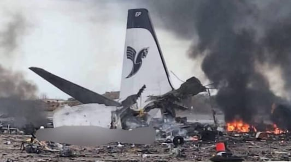 Israel Iran War: ఇరాన్‌పై విరుచుకుపడ్డ ఇజ్రాయెల్.. మెహ్రాబాద్ ఎయిర్‌పోర్ట్‌లో ఎగిసిపడుతున్న మంటలు!