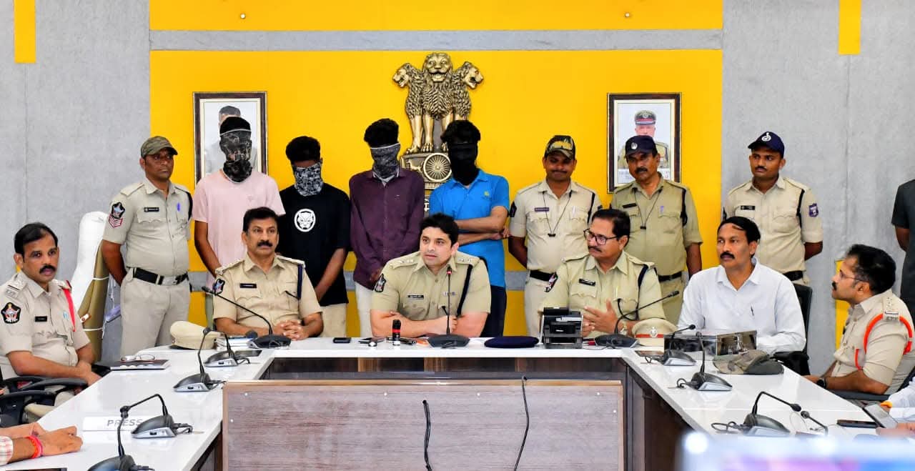 Operation Vajraprahar: విజయవాడలో ఆపరేషన్ వజ్రప్రహార్: పోలీసుల మెరుపు తనిఖీలు! పట్టుబడ్డ ముఠా....