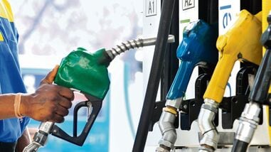 Petrol Price India: పెట్రోల్, డీజిల్ రేట్లపై కేంద్రం కీలక ప్రకటన.. వాహనదారులకు భారీ ఊరట!