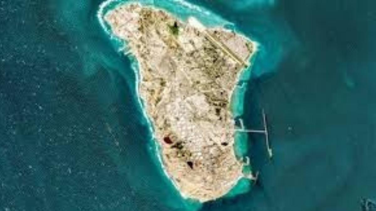 Kharg Island: అమెరికా దాడులతో దద్దరిల్లిన ఇరాన్.. ఖర్గ్ ఐలాండ్ సైనిక స్థావరాలు నేలమట్టం!