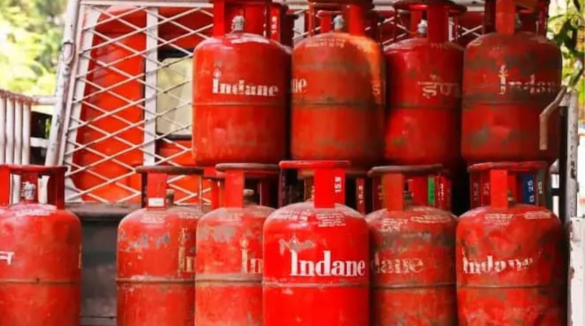 Indane Gas Customer Care: బుక్ చేసినా గ్యాస్ రావట్లేదా? కంపెనీల కొత్త హెల్ప్‌లైన్ నంబర్లు ఇవే.. నోట్ చేసుకోండి!