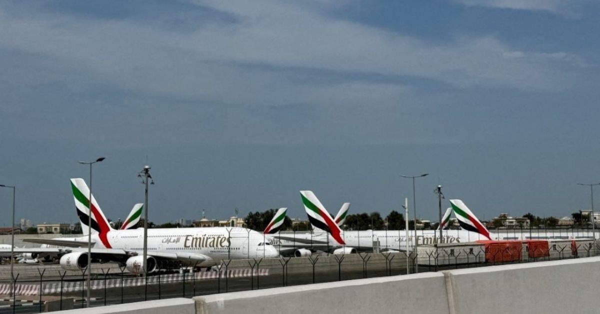 Dubai Airport: దుబాయ్ ఎయిర్‌పోర్ట్ క్లోజ్.. ఇరాన్ క్షిపణి దాడులతో గల్ఫ్ లో హైఅలర్ట్! విమాన సర్వీసుల రద్దు..