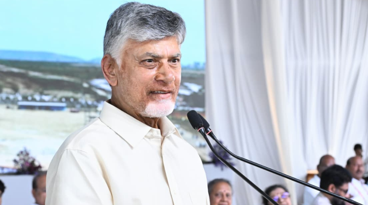 LPG Gas Supply: సిలిండర్ల బ్లాక్ మార్కెట్‌పై చంద్రబాబు సీరియస్.. అధికారులకు కీలక ఆదేశాలు..!!