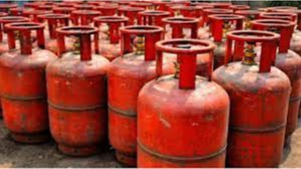 Gas Supply: గ్యాస్ ఏజెన్సీలకు కేంద్రం షాక్..! పంపిణీ ప్రక్రియలో ఈ నిబంధనలు తప్పనిసరి!