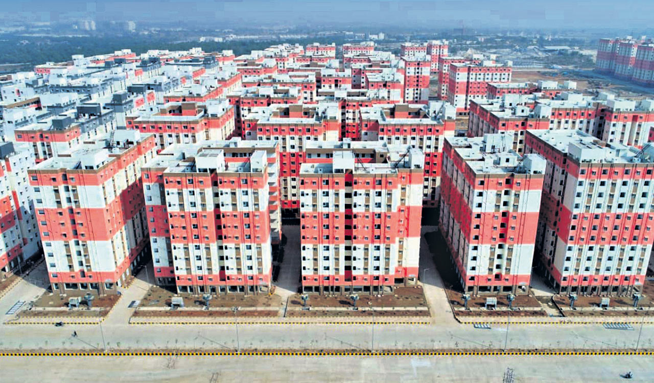 Indiramma Indlu Scheme 2026:  రేవంత్ సర్కార్ తీపి కబురు.. ఏప్రిల్ నుంచి రెండో విడత ఇందిరమ్మ ఇళ్లు!