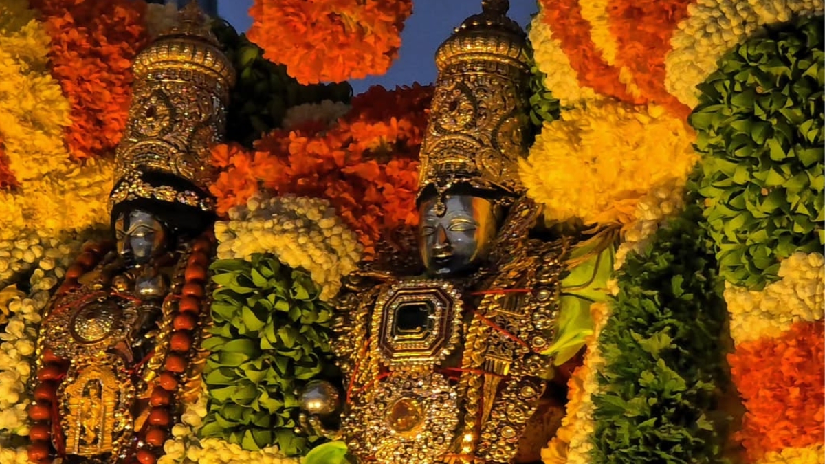 Tirumala: శ్రీవారి దర్శనానికి 18 గంటల సమయం.. వైకుంఠం కంపార్ట్‌మెంట్లు ఫుల్!