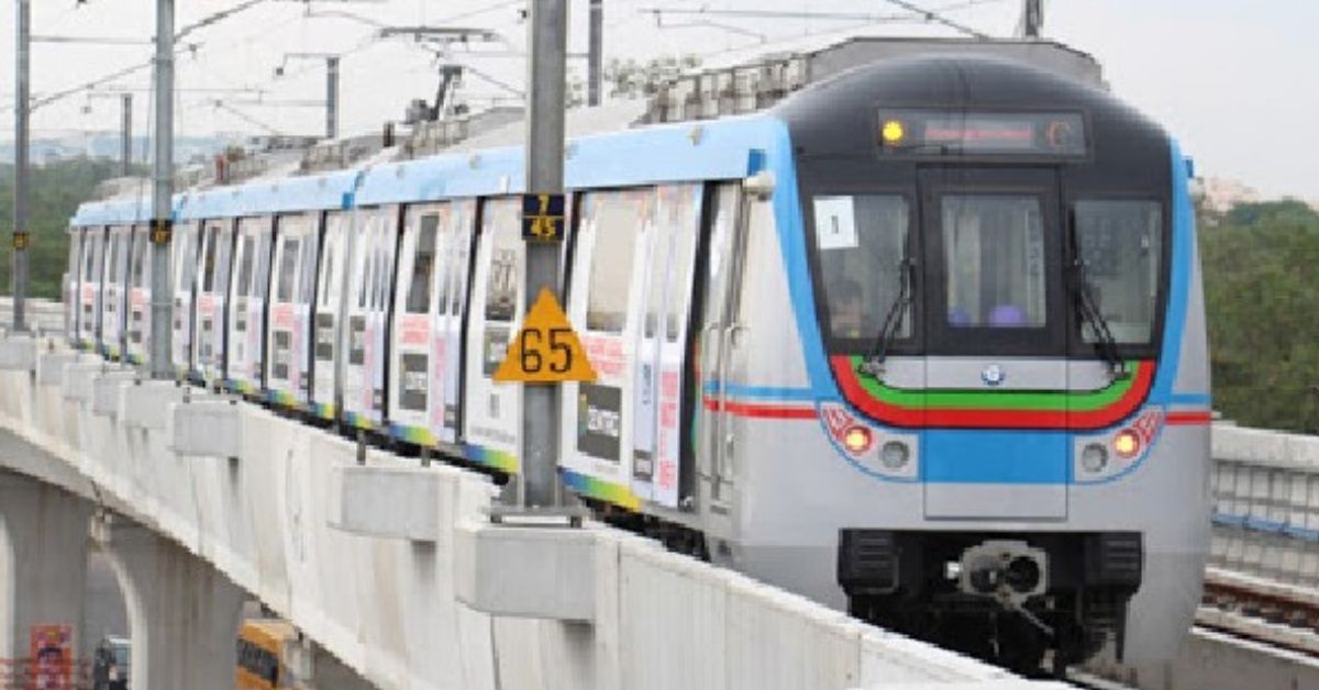 Hyderabad Metro: ఆఫీసు వేళల్లో మెట్రో షాక్.. అరగంట పాటు చీకట్లోనే గడిపిన ప్రయాణికులు.. ఉక్కపోతతో అవస్థలు.!