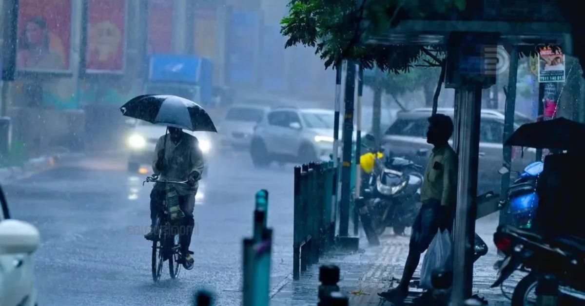 Weather Update: ఏపీలో వరుణుడి బీభత్సం.. 10 జిల్లాలకు రెడ్ అలర్ట్  పిడుగులు పడే ఛాన్స్!
