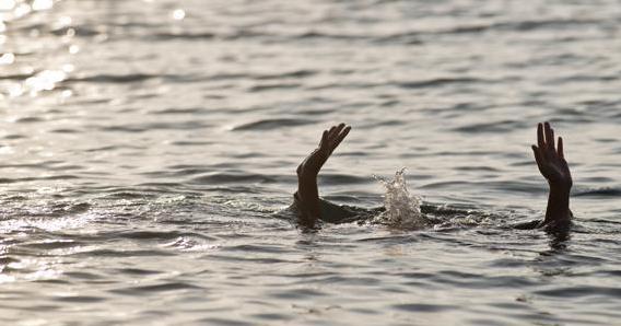 Godavari: గోదావరిలో విషాదం... ఐదుగురు ఇంజినీరింగ్ విద్యార్థులు గల్లంతు!