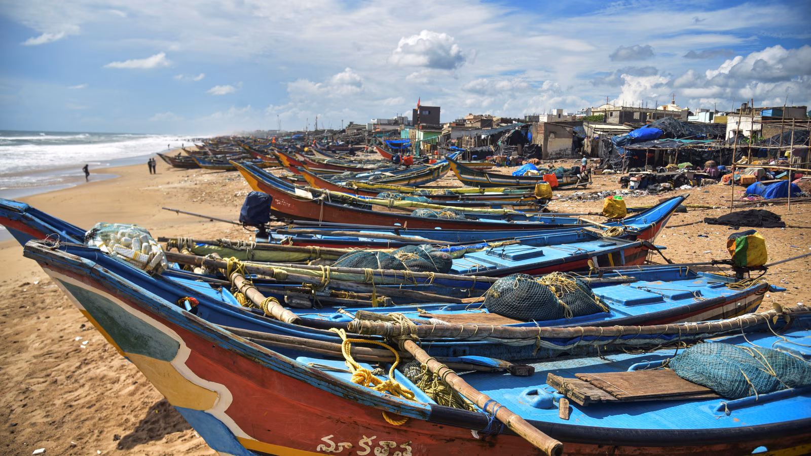 Chandrababu: ఏపీ తీరంలో ఇతర రాష్ట్రాల బోట్ల హంగామా... సీఎం చంద్రబాబు సీరియస్, కఠిన ఆదేశాలు!