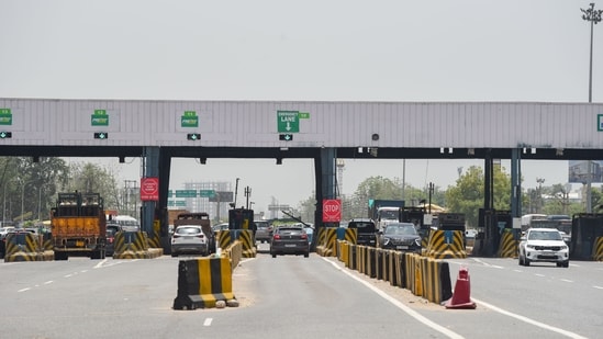 New Toll Rules India: ఏప్రిల్ 10 నుంచి టోల్ గేట్ల వద్ద కొత్త రూల్స్.. నగదు చెల్లింపులు ఇక బంద్!
