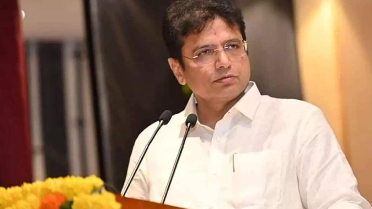 Telangana Welfare Schemes: తెలంగాణ మహిళలకు గుడ్ న్యూస్.. త్వరలోనే 'తులం బంగారం' పథకం అమలుపై  మంత్రి శ్రీధర్ బాబు  కీలక ప్రకటన..!!