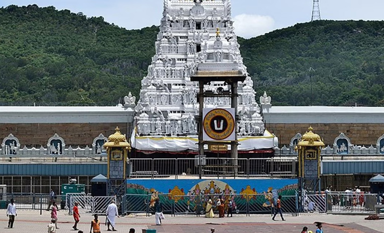 Tirumala Updates: శ్రీవారి భక్తులకు అలెర్ట్... జూలై నెల దర్శన కోటా విడుదల తేదీలు....!