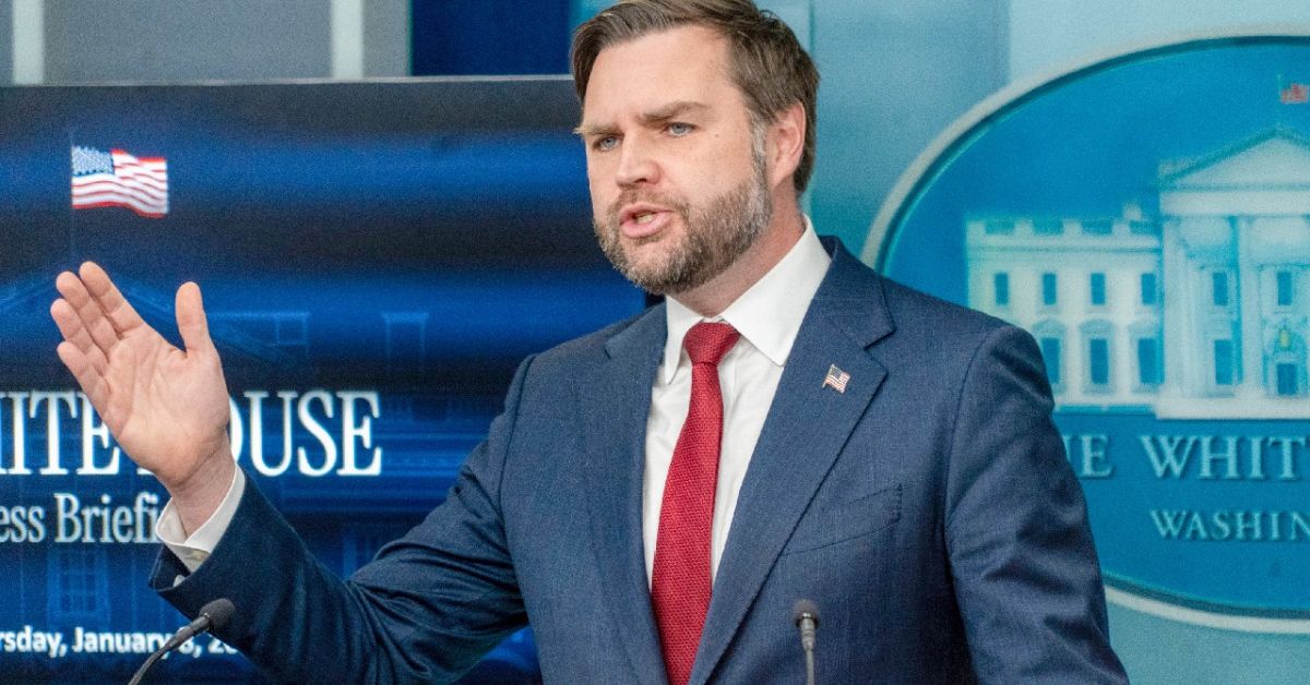 USA: అభివృద్ధిలో వలసదారుల పాత్ర కీలకం.. భారతీయ అత్తింటి వారిపై అమెరికా ఉపాధ్యక్షుడు జేడీ వాన్స్ ప్రశంసలు!