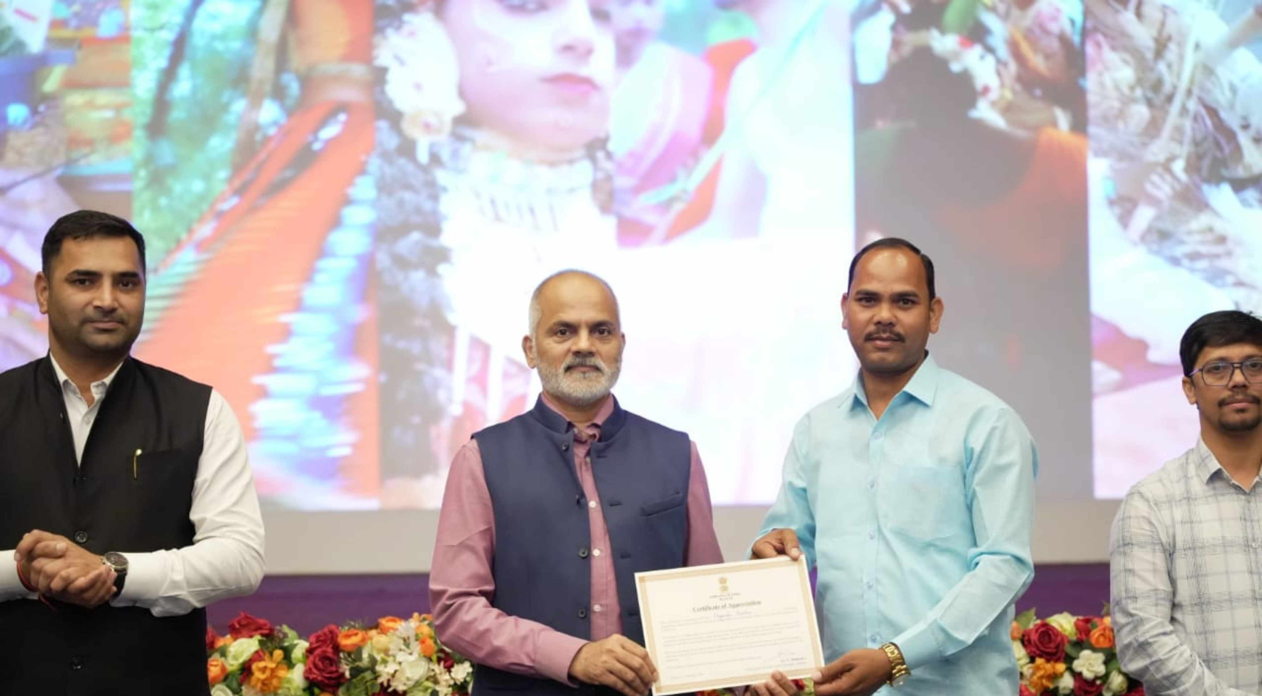 Oman: మస్కట్‌లో తెలుగు యువకుడికి అరుదైన గౌరవం! రాయబారి చేతుల మీదుగా ప్రశంసా పత్రం!