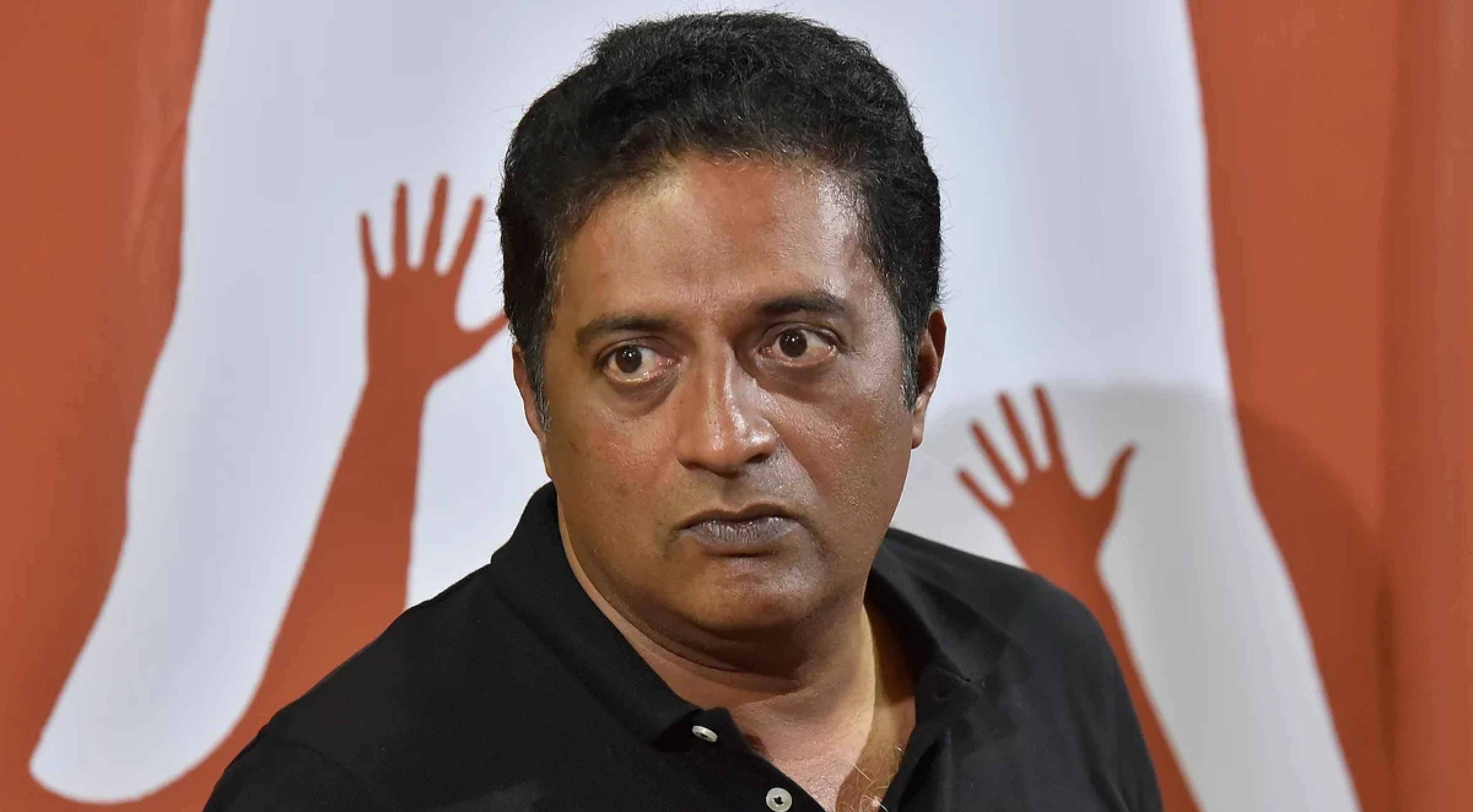 Prakash Raj: నటుడు ప్రకాశ్ రాజ్‌పై పరువు నష్టం దావా.. క్షమాపణలు చెప్పాలని డిమాండ్!