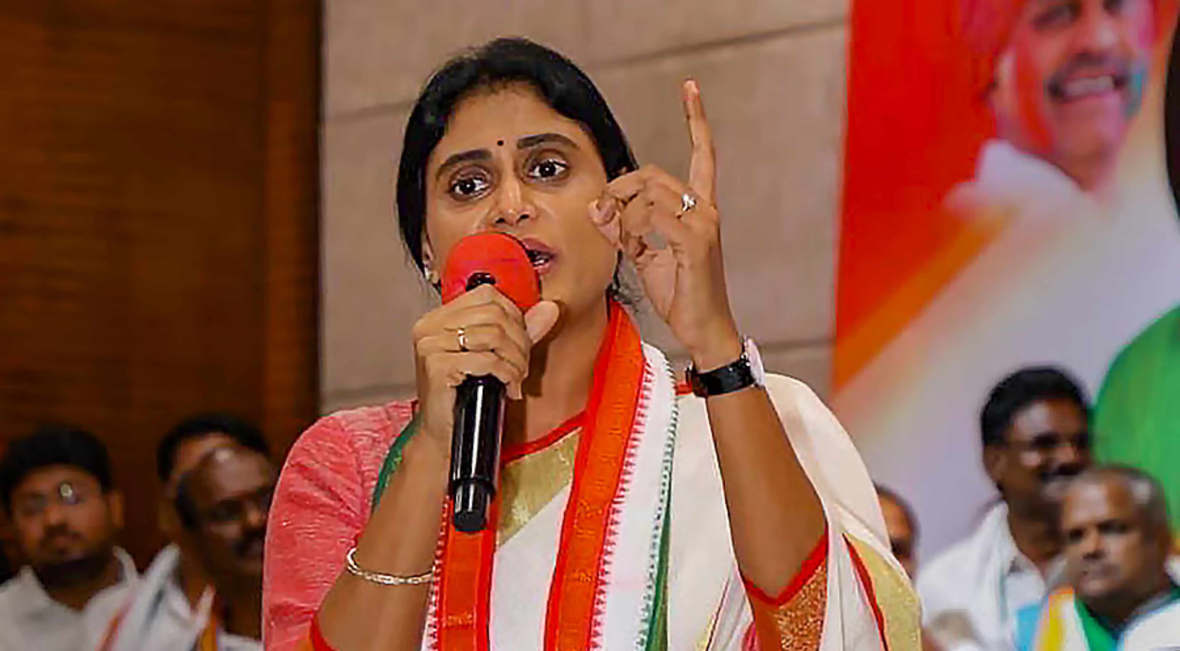 YS Sharmila: జగన్‌పై షర్మిల తీవ్ర విమర్శలు.. రాజ్యాంగం కంటే బీజేపీ ముఖ్యమా..
