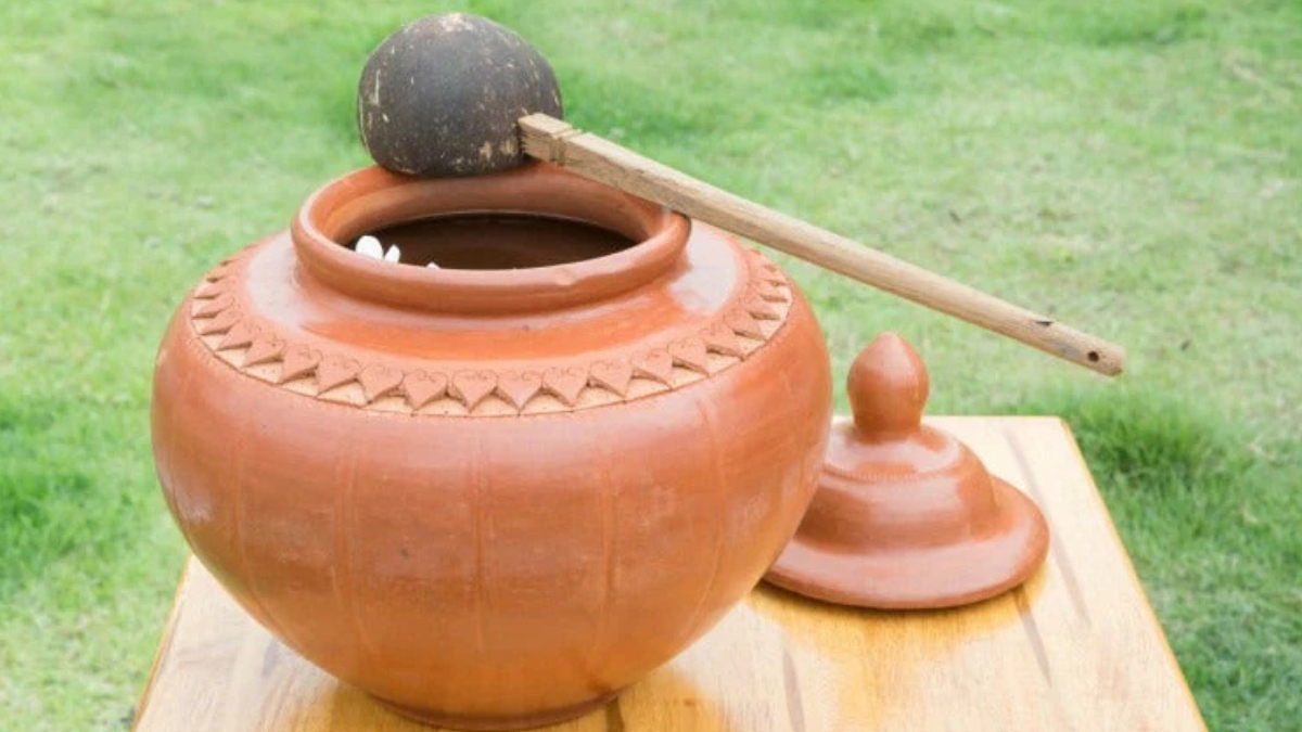 Clay Pot Water:  ఫ్రిజ్ నీళ్ల కంటే మట్టి పాత్రలోని నీరే మిన్న.. ఆ సీక్రెట్ ఏంటో తెలుసా?