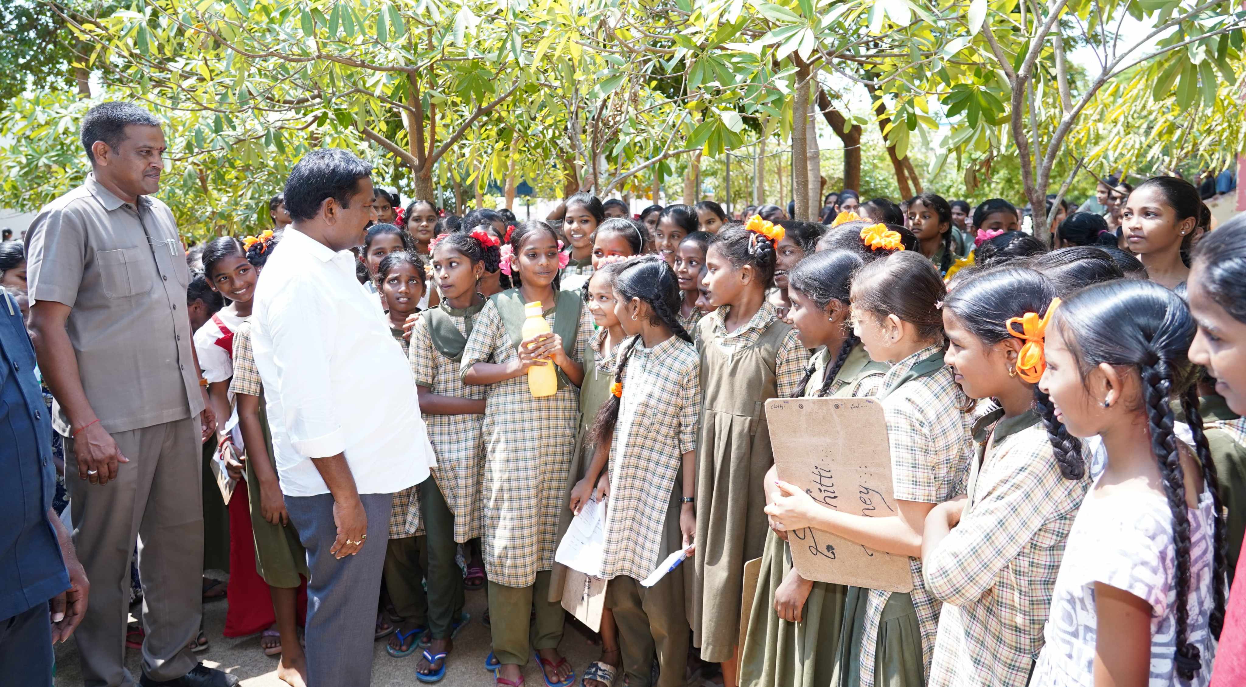 Gurkul School: సింగరాయకొండ అంబేద్కర్ గురుకుల పాఠశాలను సందర్శించిన మంత్రి డోలా శ్రీ బాల వీరాంజనేయస్వామి!