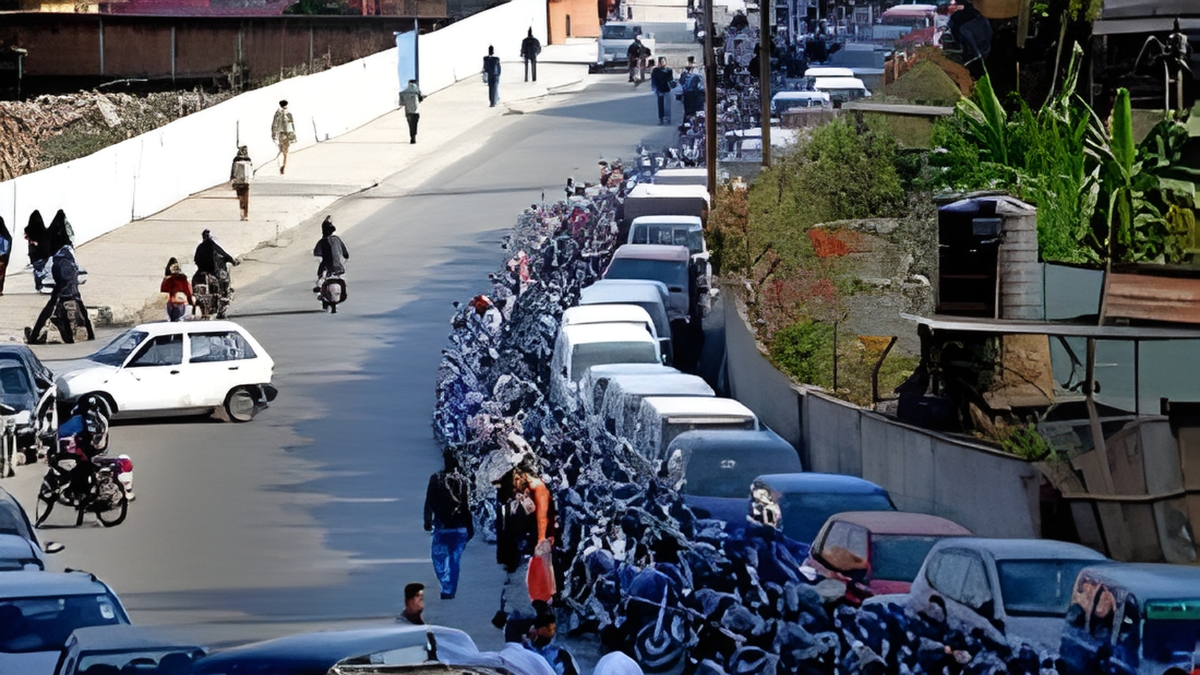 Oil Crisis: నేపాల్ సర్కార్‌కు భారత్ 'షాక్ ట్రీట్‌మెంట్' - పెట్రోల్ బంకుల వద్ద హాహాకారాలు!!