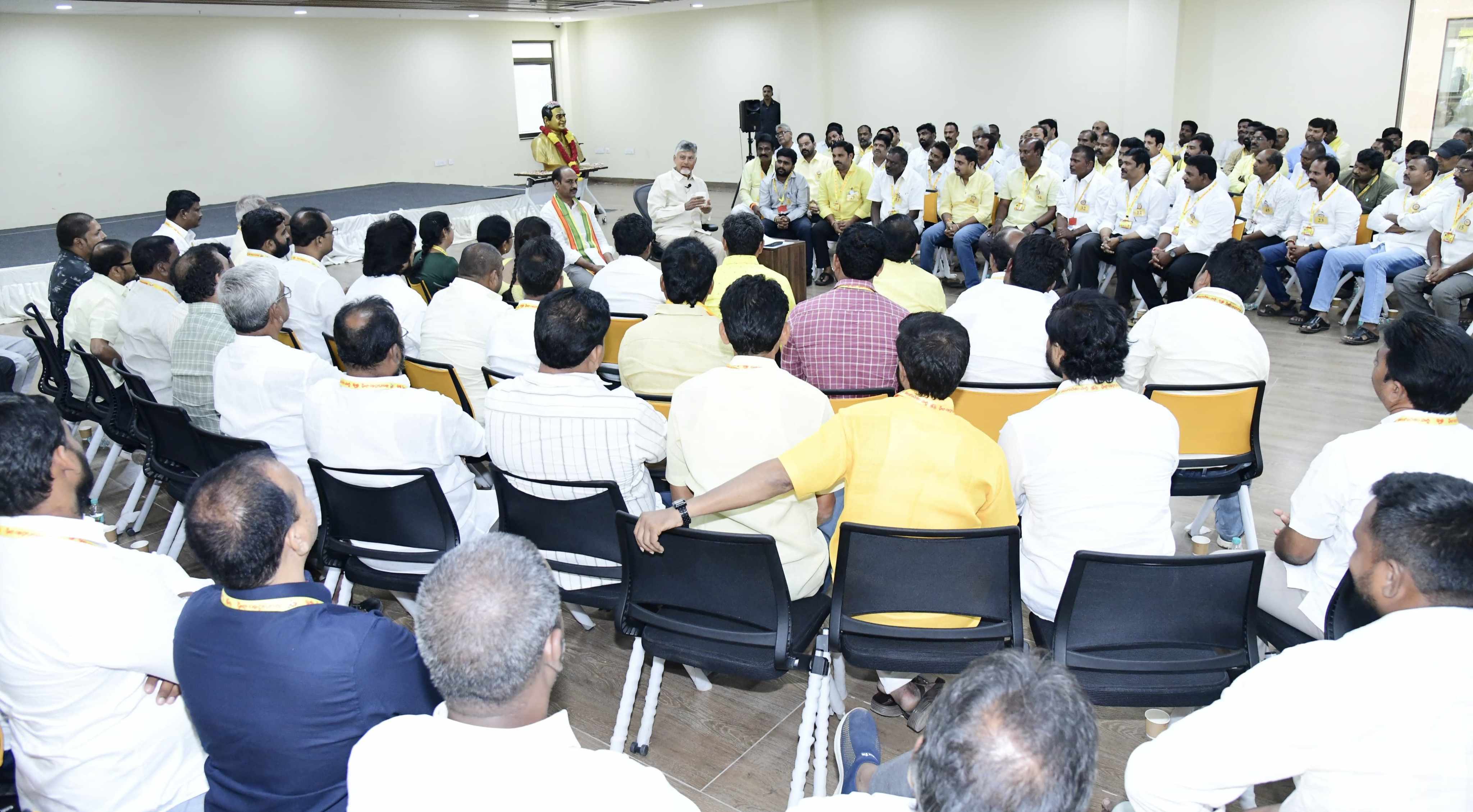 TDP: కార్యకర్తల శిక్షణా తరగతులకు హాజరైన సీఎం చంద్రబాబు! ప్రభుత్వ పథకాలపై చర్చలు!