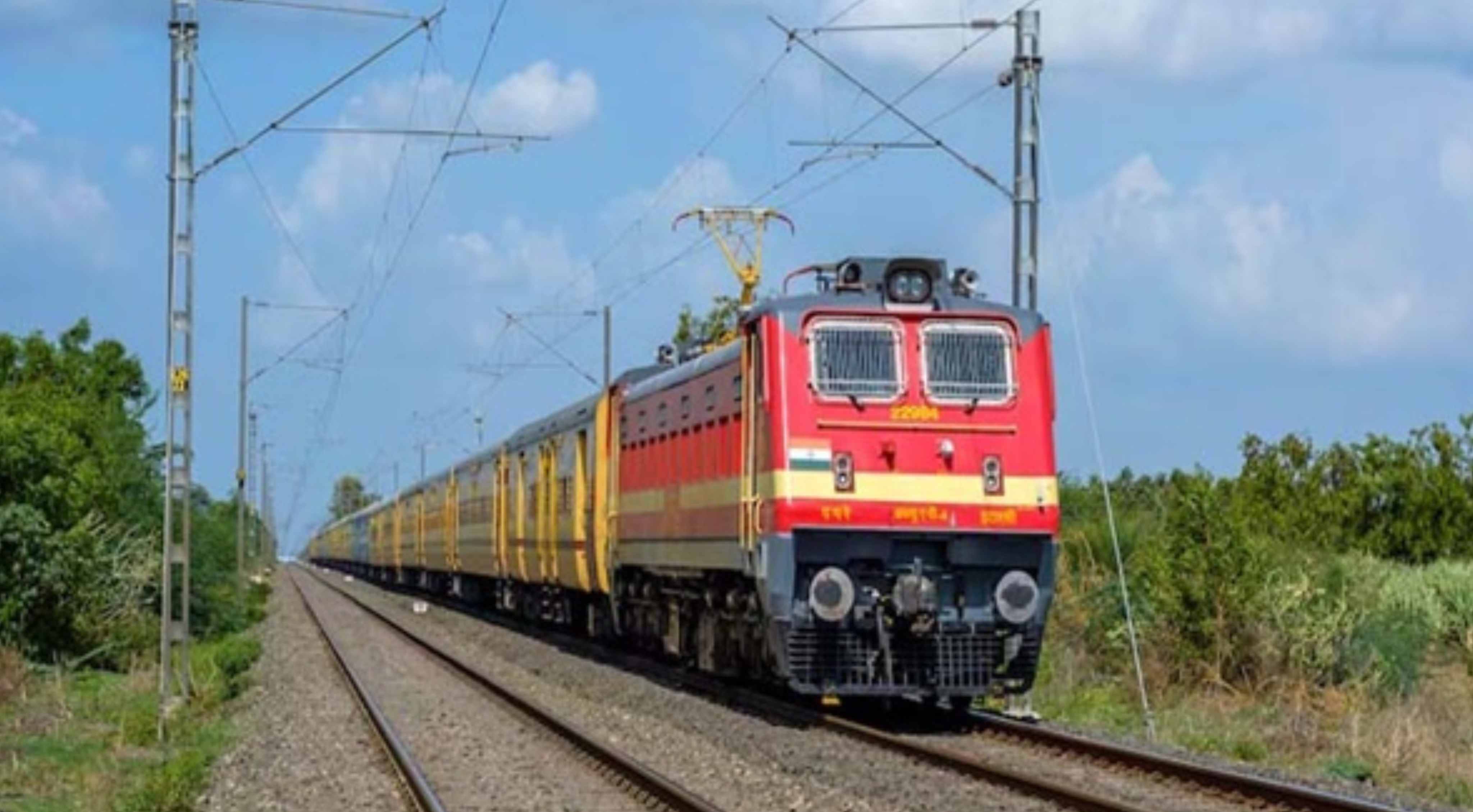 Railways: ప్రయాణికులకు కేంద్రం గుడ్ న్యూస్! హైదరాబాద్ నుంచి 8 కొత్త వీక్లీ ట్రైన్స్!