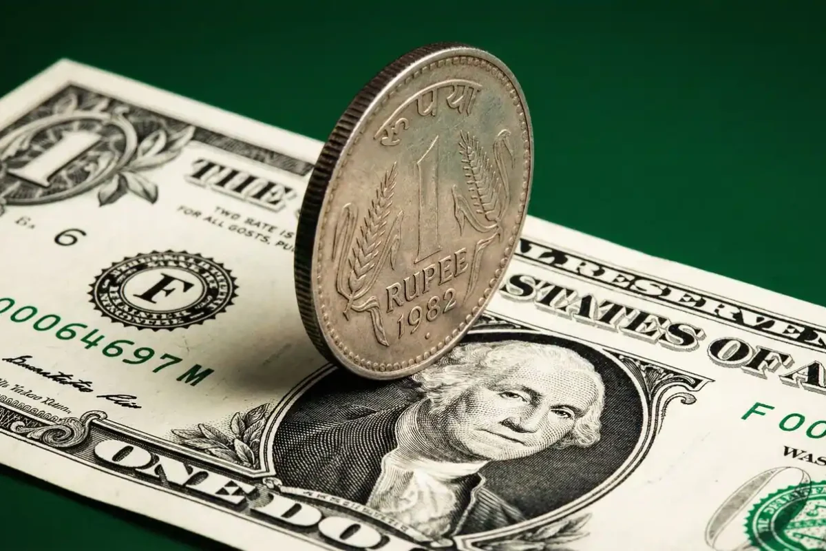 Indian Rupee: బెంబేలెత్తుతున్న రూపాయి... అంతర్జాతీయ మార్కెట్‌లో డాలర్ హవా! కారణం ఇదే!