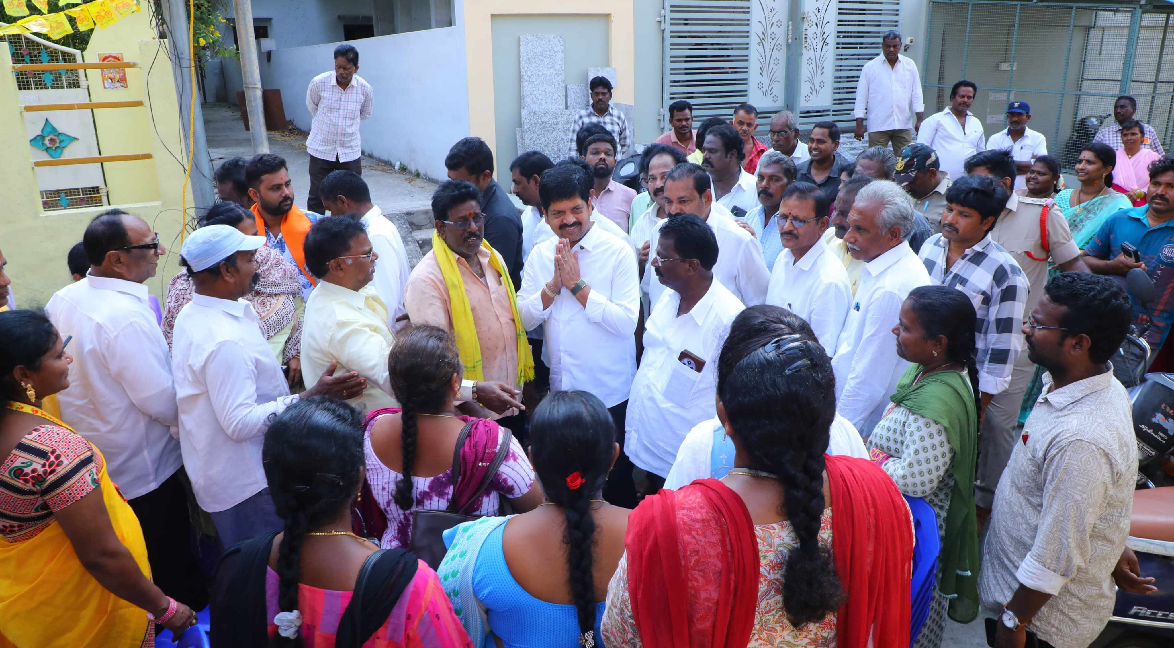 Machilipatnam: మచిలీపట్నంలో పెన్షన్ పంపిణీ.. పేదల సేవలో కూటమి ప్రభుత్వం!
