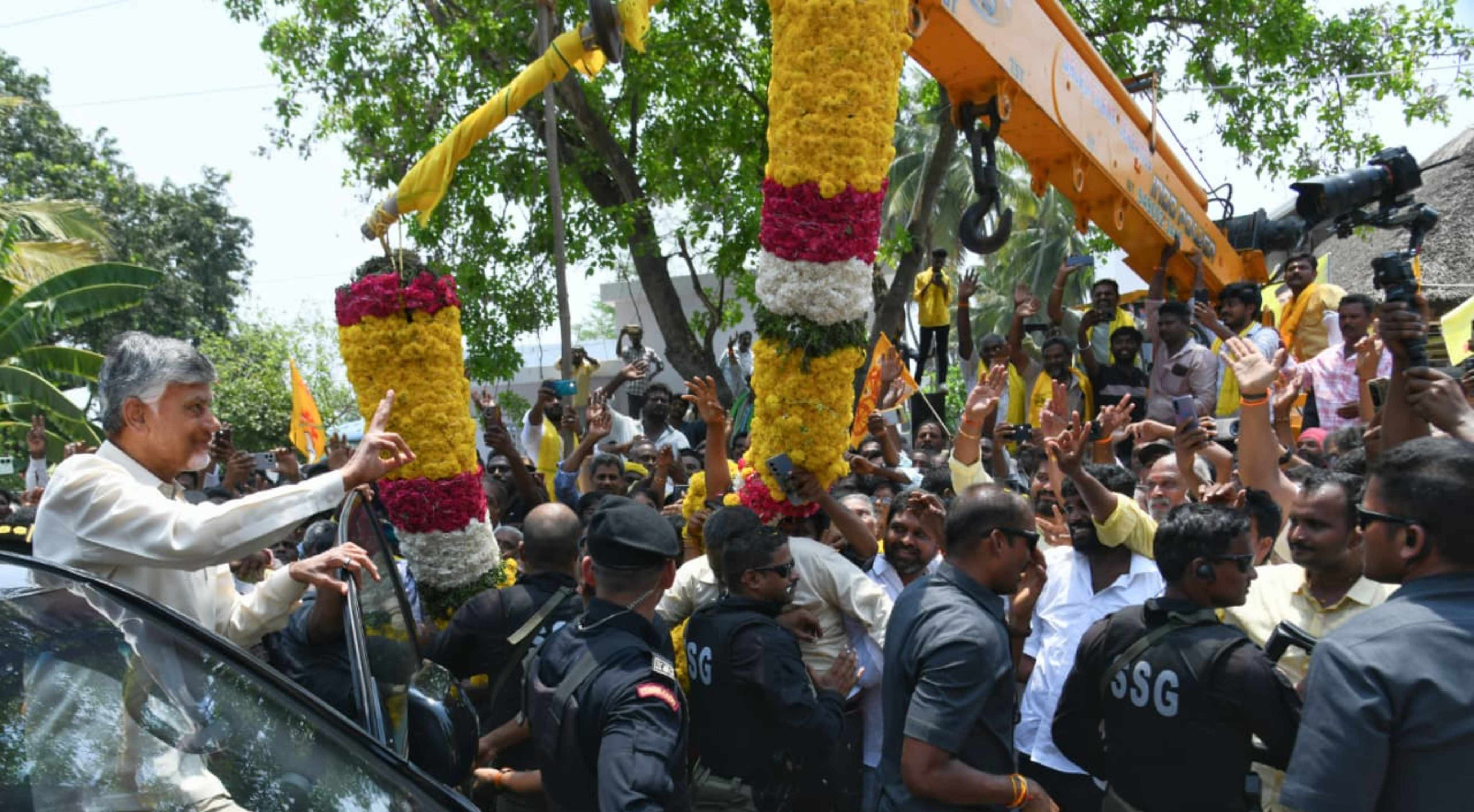 Chandrababu: పింఛన్లకు ఏటా రూ.33 వేల కోట్లు.. రాష్ట్ర పునర్నిర్మాణం మా లక్ష్యం.. సీఎం చంద్రబాబు హామీ!