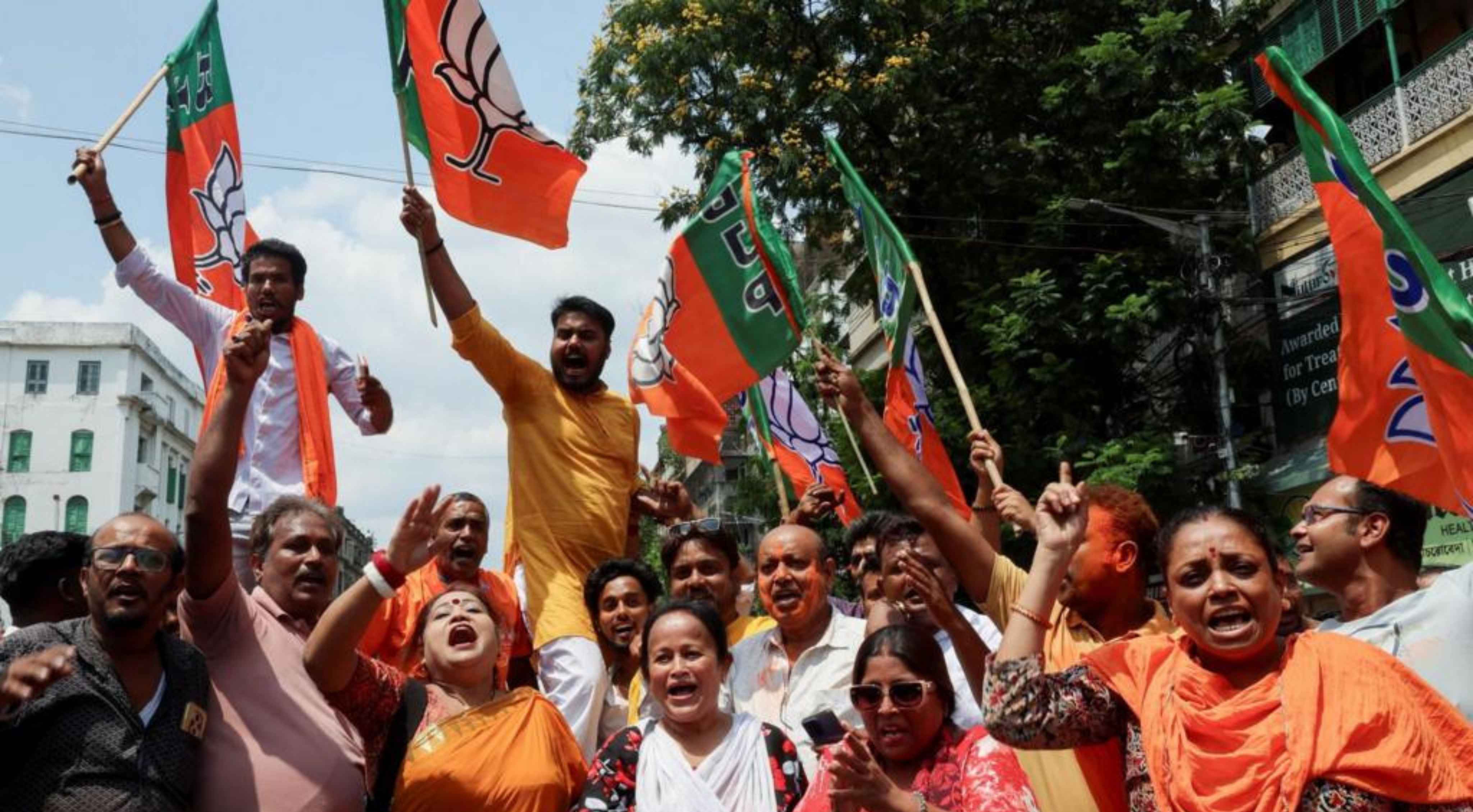 West Bengal: పశ్చిమబెంగాల్‌లో బీజేపీ ప్రభుత్వ ఏర్పాటుకు వేగం.. సీఎం ఎంపికపై ఉత్కంఠ!