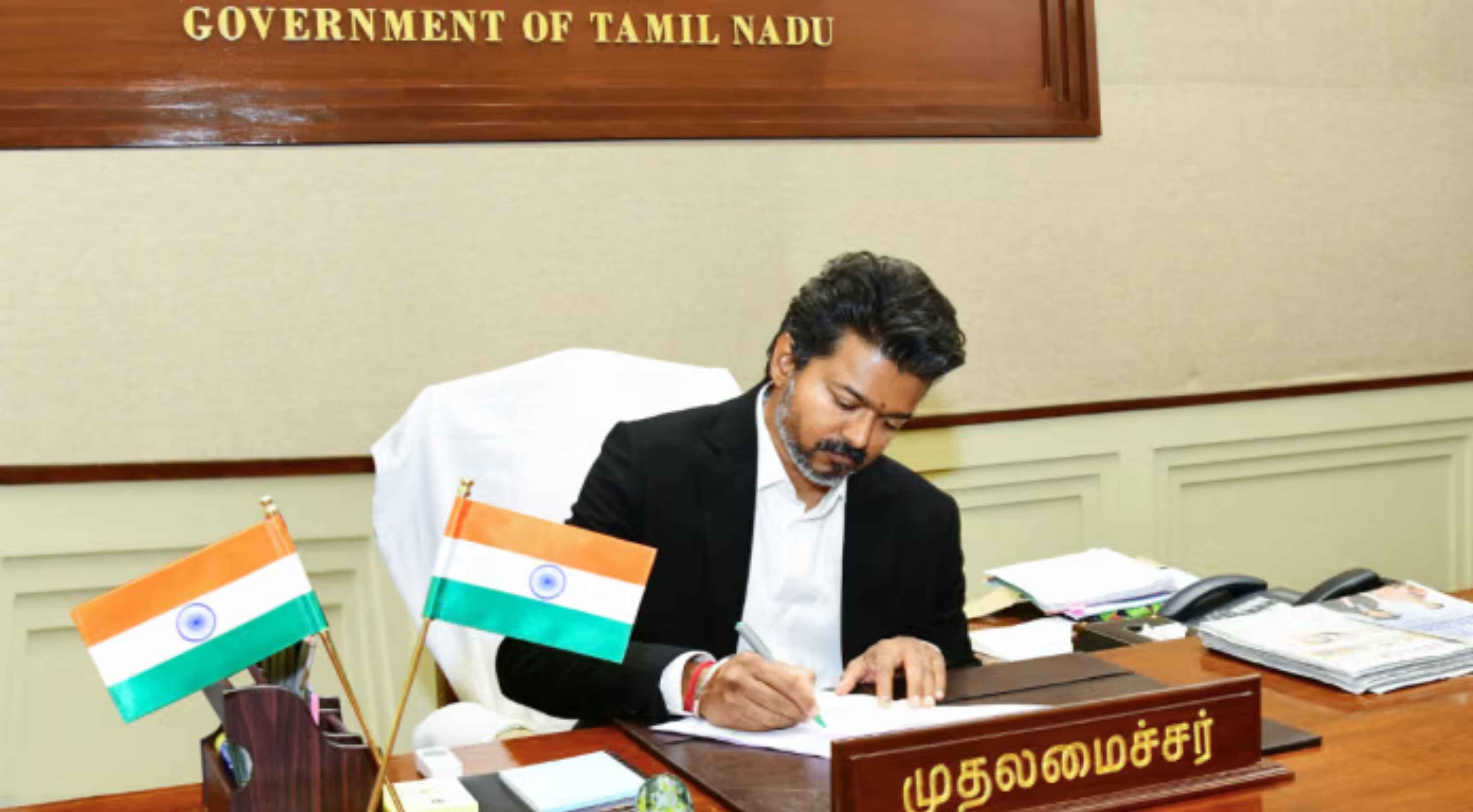 Tamil Nadu: తమిళనాడు రాజకీయాల్లో కలకలం.. అన్నాడీఎంకేలో చీలిక! విజయ్‌కు మద్దతుగా రెబల్ ఎమ్మెల్యేలు!
