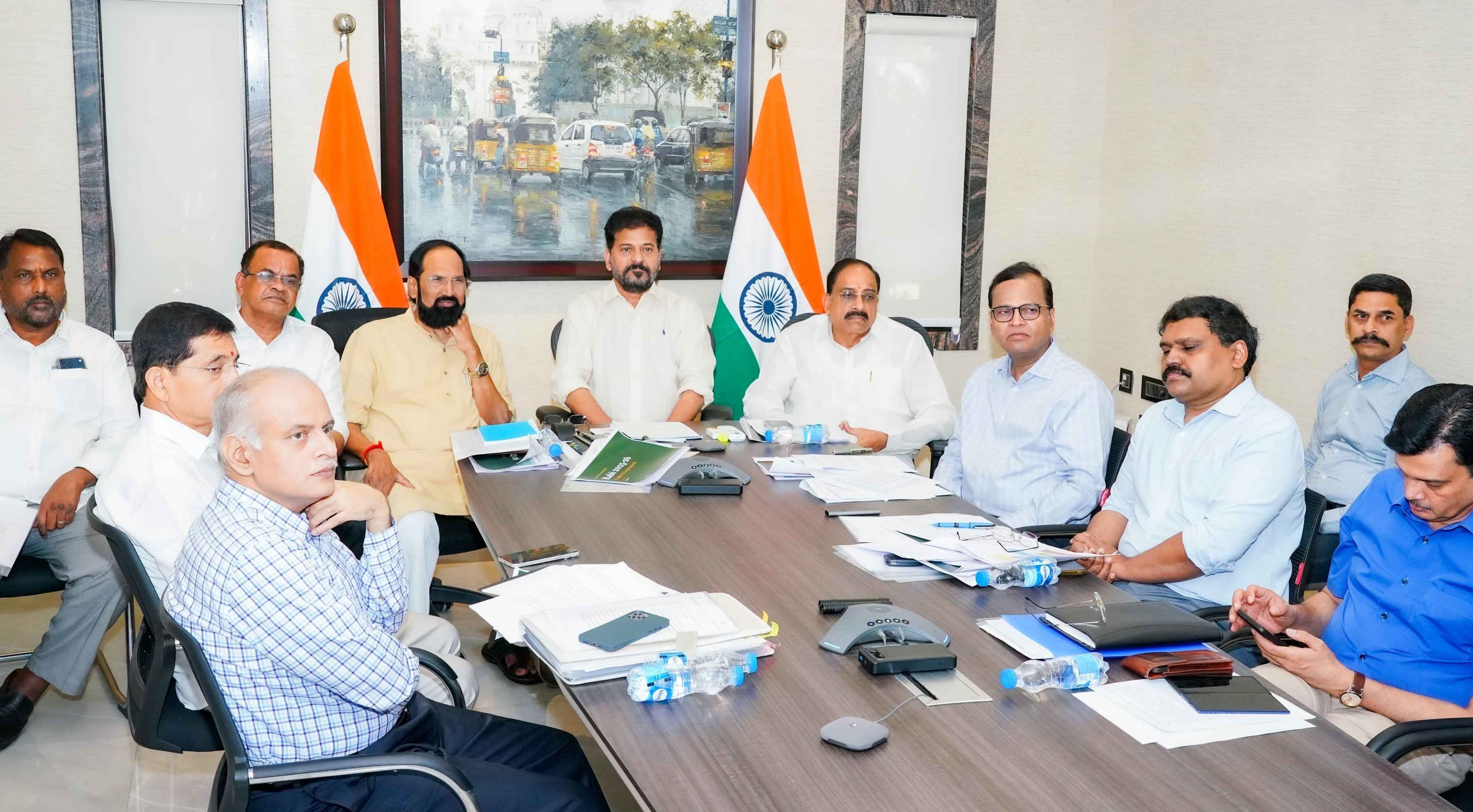 Telangana: మిషన్ మోడ్‌లో ధాన్యం కొనుగోళ్లు పూర్తి చేయాలి.. నిర్లక్ష్యంపై కఠిన చర్యలు తప్పవన్న సీఎం రేవంత్ రెడ్డి!
