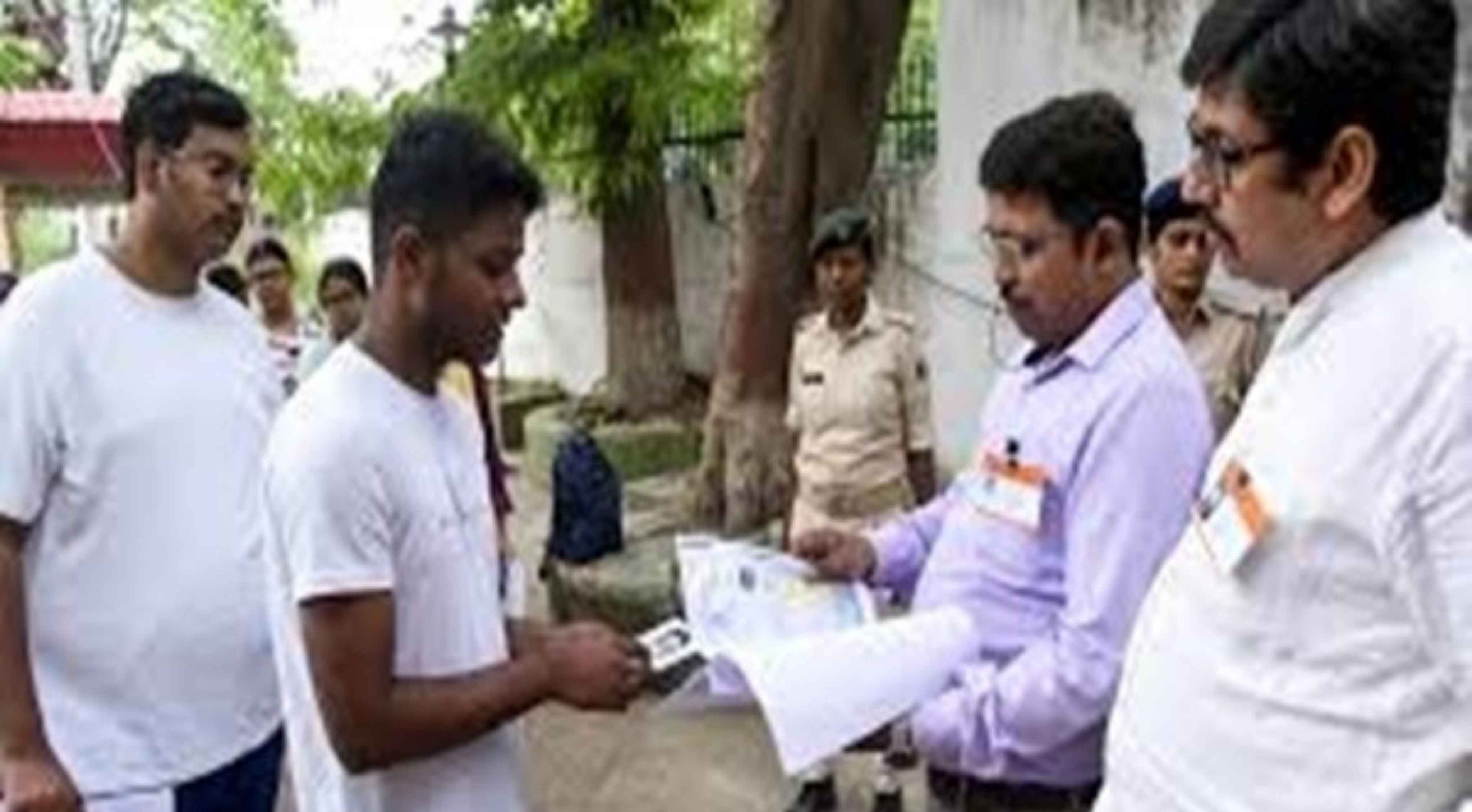 NEET UG: నీట్ పేపర్ లీక్ కేసులో సీబీఐ కీలక చర్యలు! కెమిస్ట్రీ లెక్చరర్ అరెస్ట్!