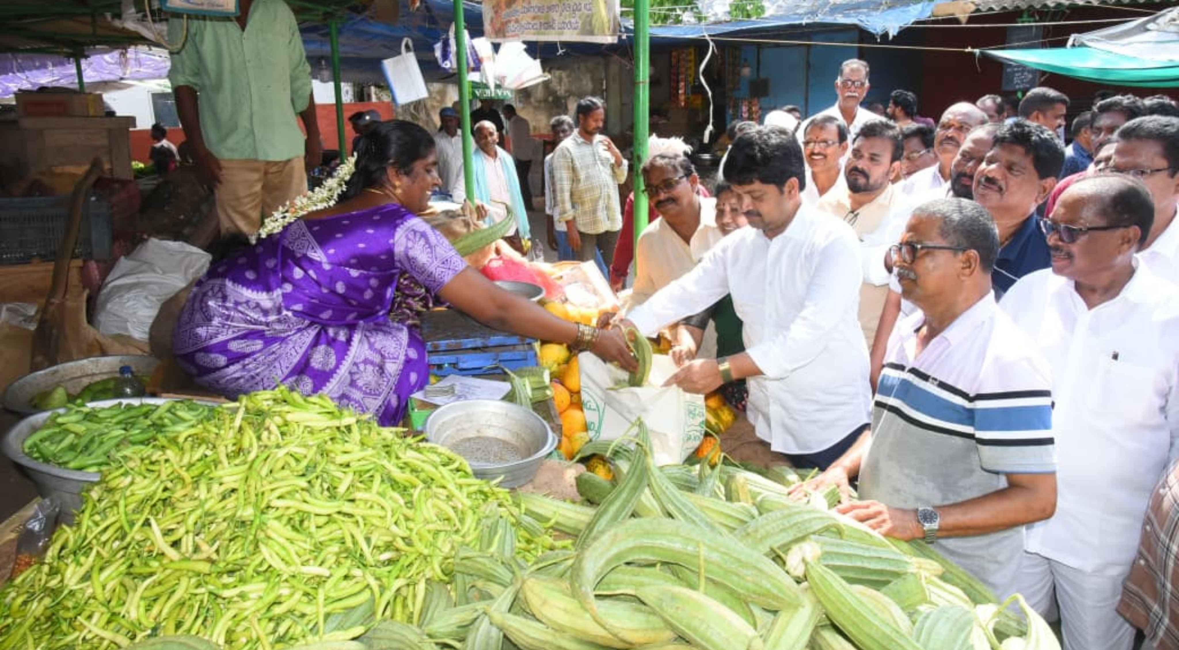 Kollu Ravindra: స్వచ్ఛాంధ్ర – స్వర్ణాంధ్రలో ప్రజల భాగస్వామ్యం అవసరం.. మంత్రి కొల్లు రవీంద్ర!