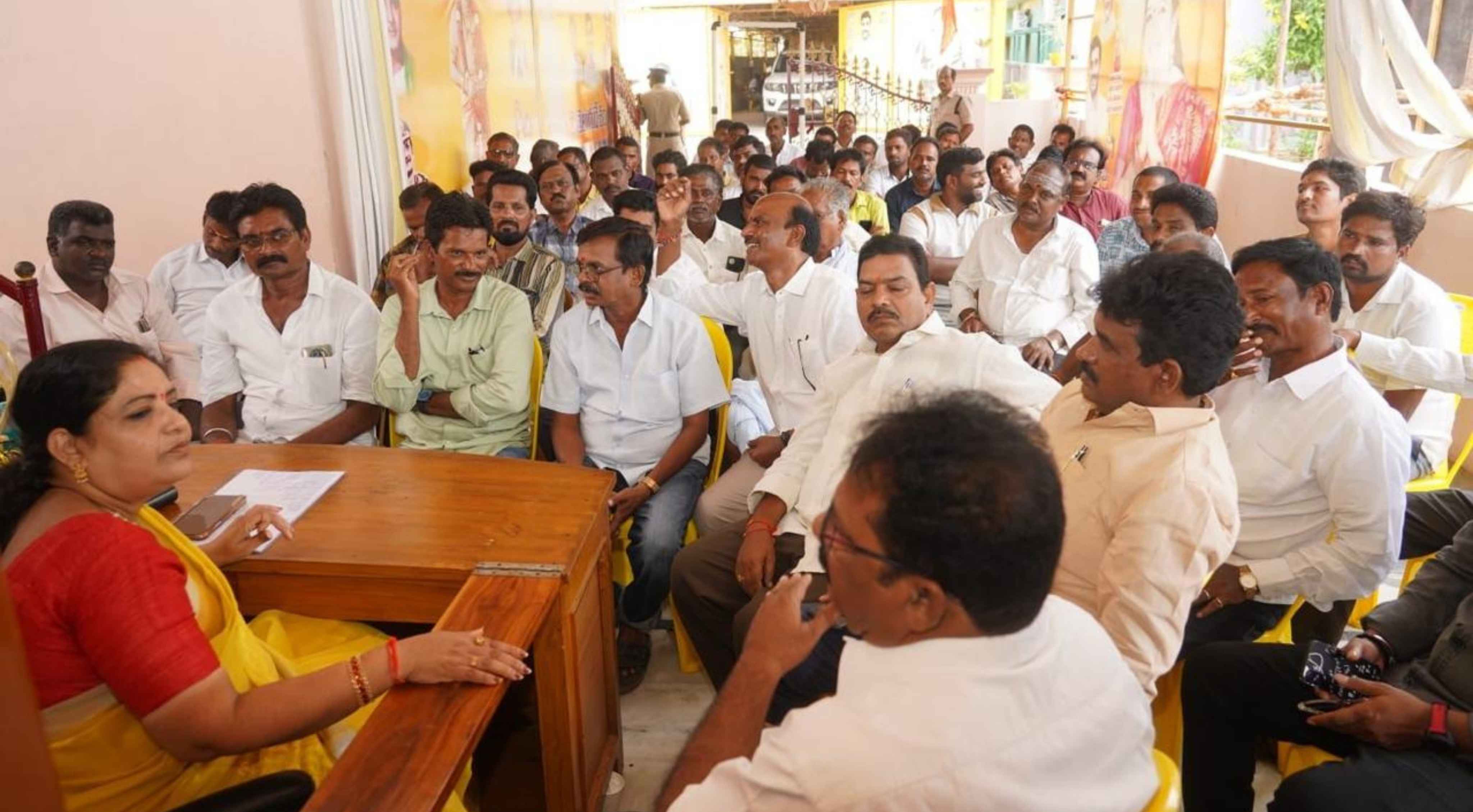 Gummadi Sandhyarani: మహానాడు విజయవంతానికి పార్టీ శ్రేణులకు మంత్రి సంధ్యారాణి దిశానిర్దేశం!