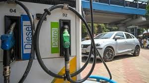 Fuel Price Hike: వాహనదారులకు కేంద్రం మరో షాక్... మళ్లీ పెరిగిన పెట్రోల్, డీజిల్ ధరలు!