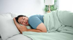 Health Tips: ఆరు గంటల కంటే తక్కువ నిద్రపోతున్నారా..? అయితే ప్రమాదంలో పడ్డట్లే!