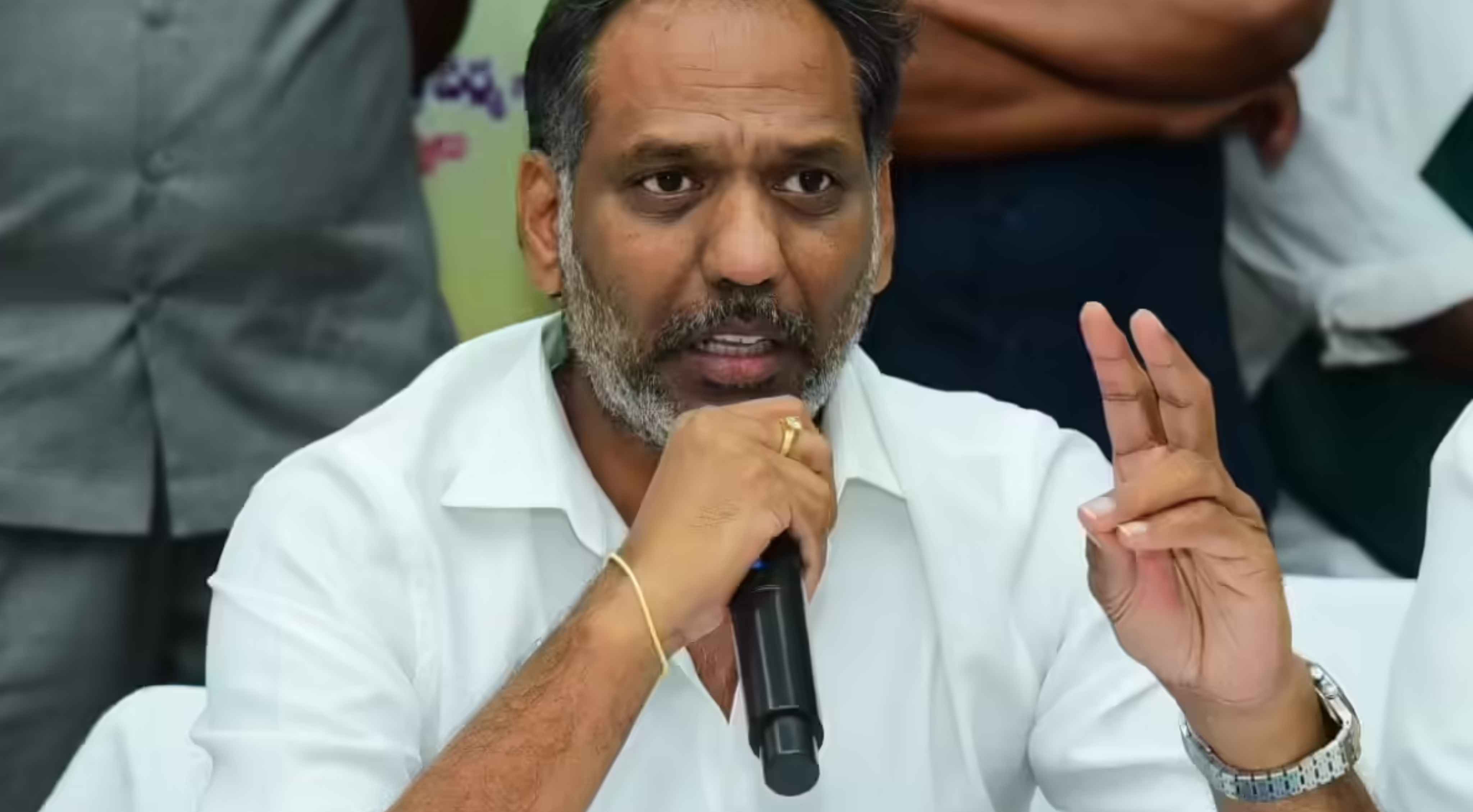 Rains: వర్షాల ప్రభావంతో విద్యుత్ పునరుద్ధరణ పనులు వేగవంతం చేస్తున్న ప్రభుత్వం!