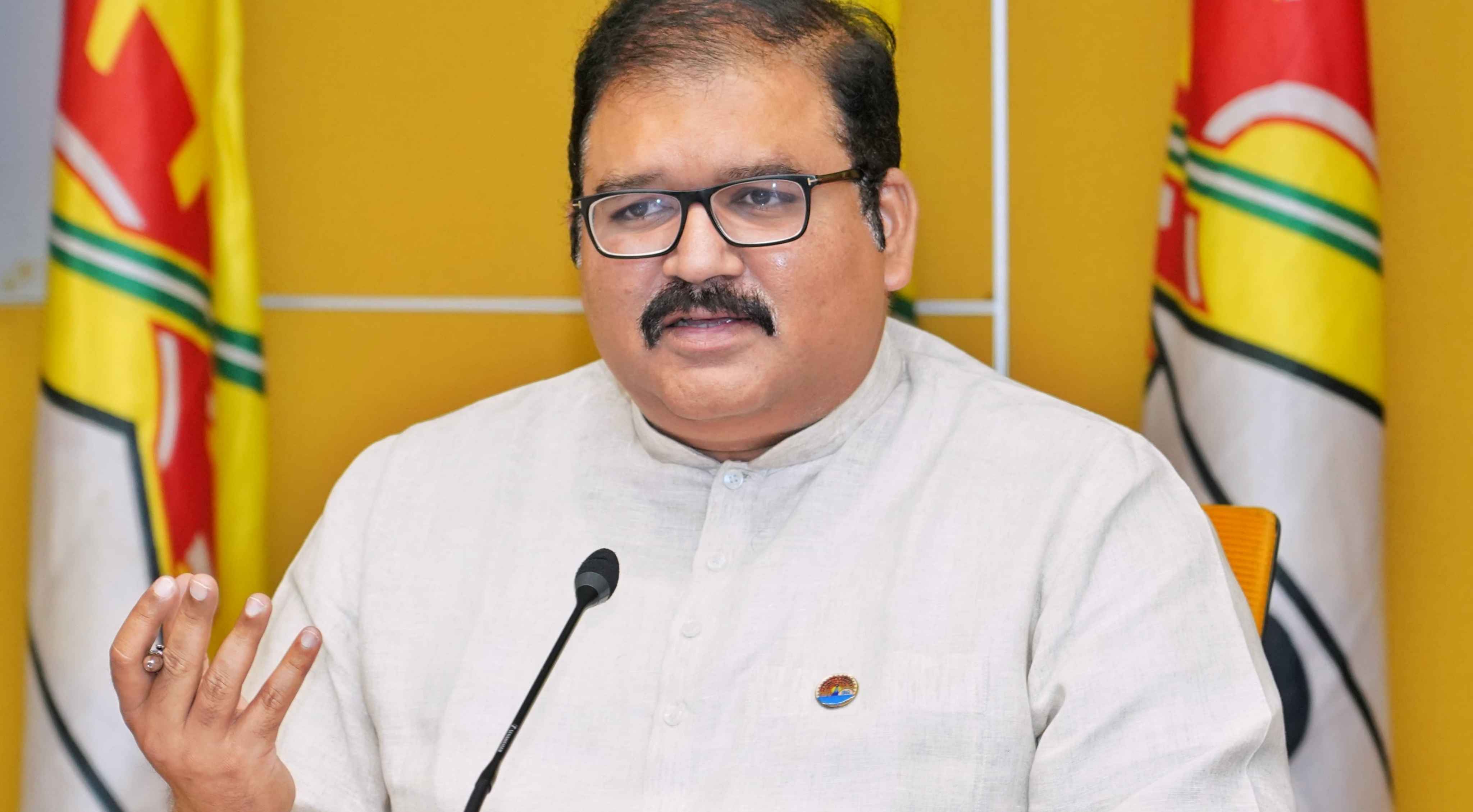 TDP: లిక్కర్ స్కామ్‌లో కొత్త కోణాలు.. కేఎన్ఆర్ ఆస్తులపై తీవ్ర ఆరోపణలు.. పట్టాభి కీలక వ్యాఖ్యలు!