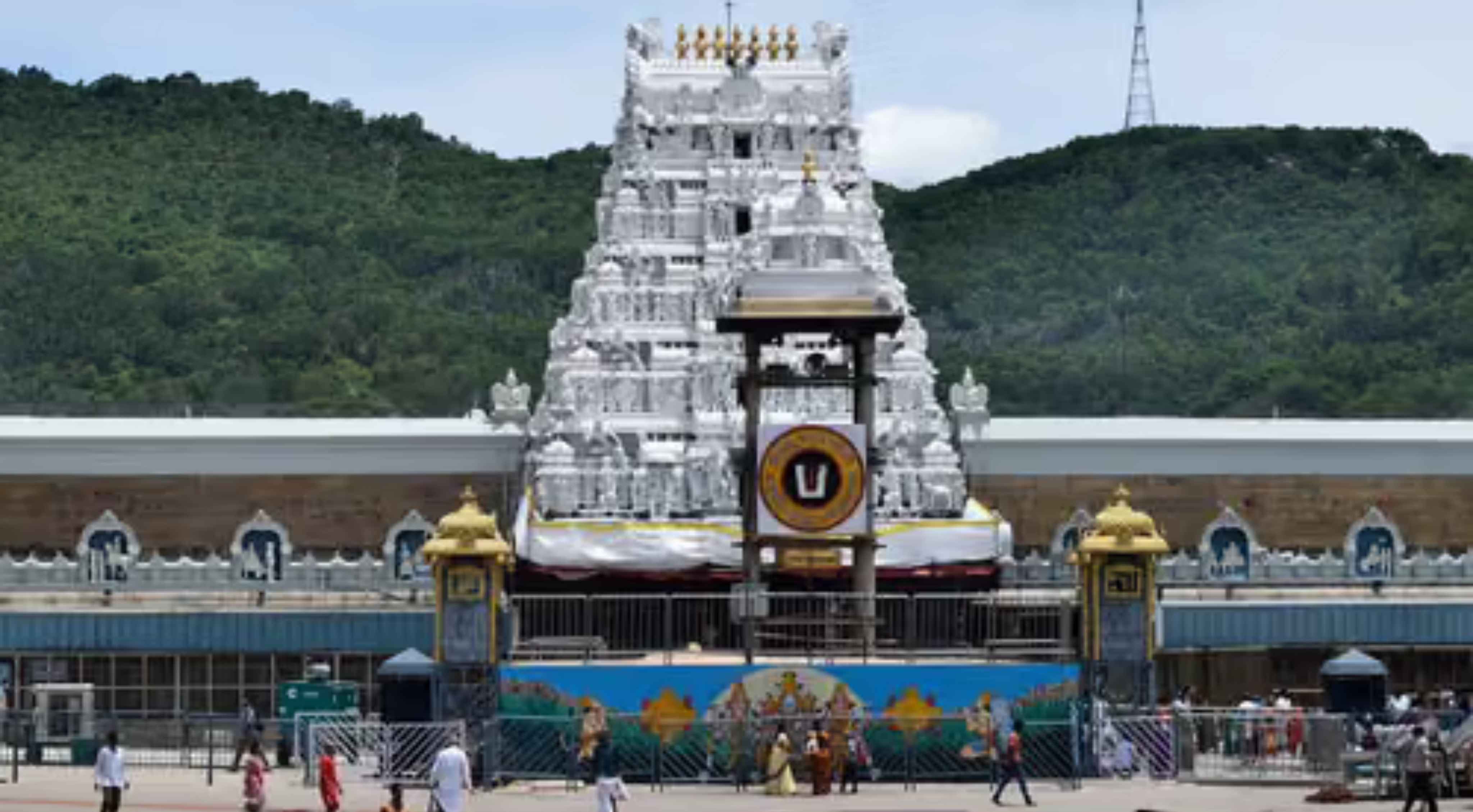 Tirumala: తిరుమల శ్రీవారికి విద్యుత్ బస్సు, యాపిల్ టాబ్స్ విరాళంగా అందించిన నీరా రాడియా!
