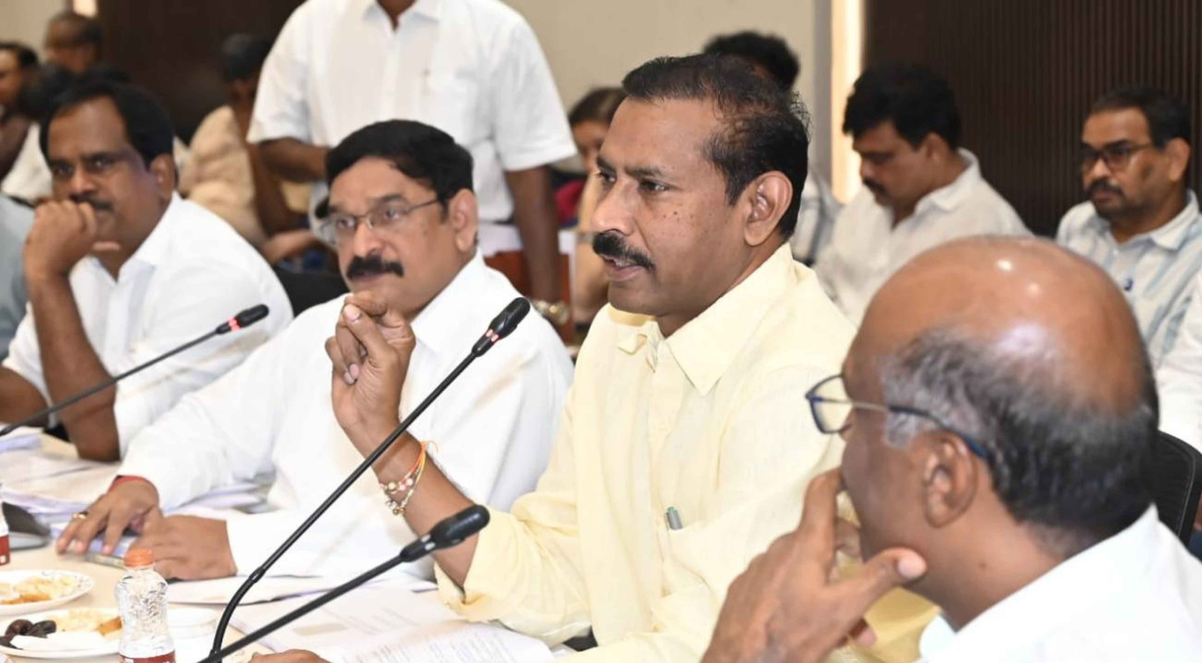 Palla Srinivasa Rao: గాజువాక సమస్యలపై దిశా సమావేశంలో పల్లా!